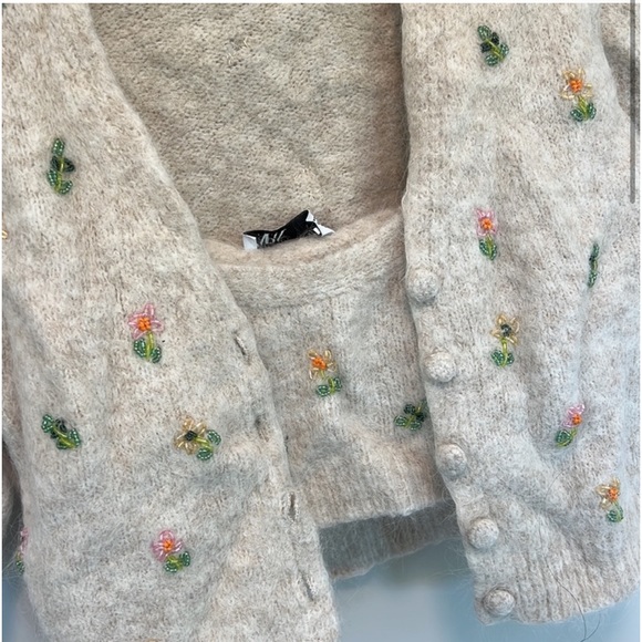 Zara knit beaded sweater set - Picture 7 of 9